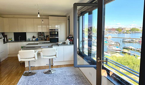 4-room apartment, Water view, In the middle of Berlin, Peace and quiet, Unique furnishings, Living by the water
