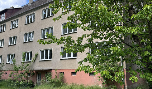 Schwarzburg, apartment building directly on the river