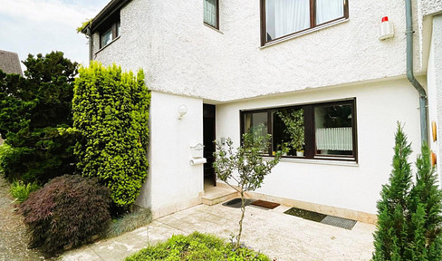 Top location, top plot, top floor plan - beautiful end terraced house in Dreieich, commission-free!