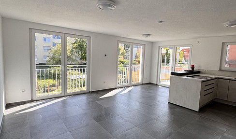 New build Sunny, modern 3-room apartment with balcony, fitted kitchen and parking space