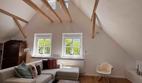Individual dream home with charm, idyllic garden & many loving details