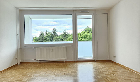Helle 4-Zimmer-Wohnung mit Balkon in Großhadern