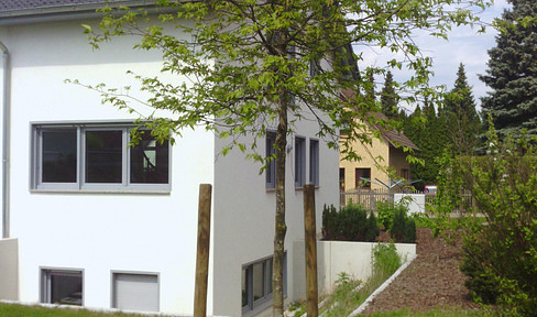 Ideal for a practice or law firm: prestigious commercial building (232 m²) in Berlin-Mahlsdorf