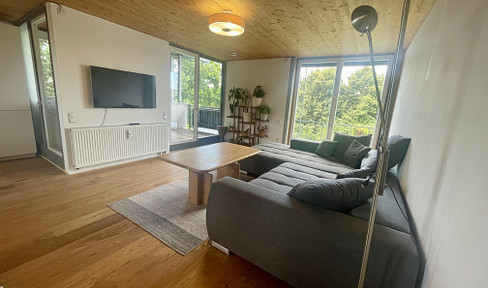 Modern, fully furnished 3-room apartment with a balcony and carport in Ingolstadt-West.