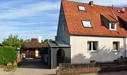 Arnum: DHH with large garden, roof terrace & 2 garages - Ideal f. Family or multigenerational living
