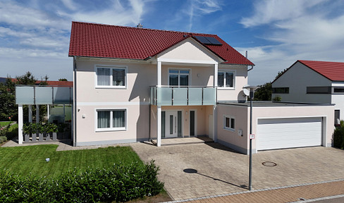 House with plenty of living space.
