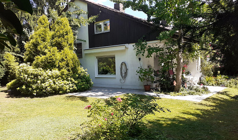 Stylish split-level house in quiet cul-de-sac without estate agent