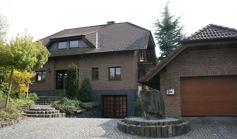 Detached detached house in country house style