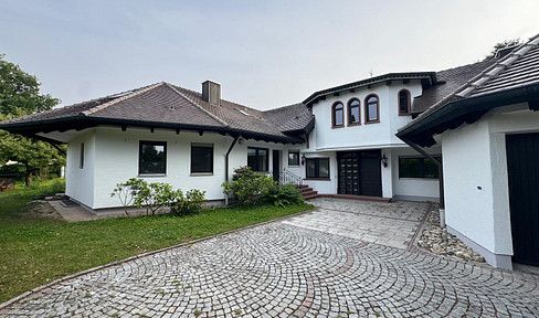 Villa in Kötz mit 7 vorbereiteten Ferienwohnungen und einer Entfernung von400m zu Legoland