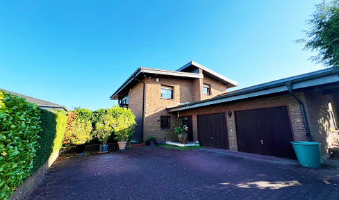 Well-maintained detached house with large garden in a quiet location on the edge of a field in Reinheim