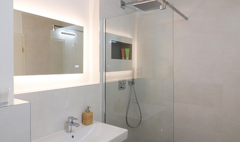 Attention owner-occupiers: completely renovated, smart first floor apartment with south-facing orientation