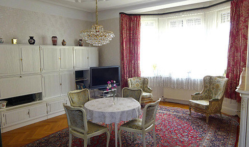 Free of commission! Charming 3-room apartment with balcony on Hölderlinplatz (Stgt-West)