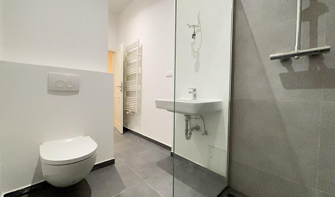 FREE OF PROVISION: Top renovated 2 room apartment with balcony near Ku'damm