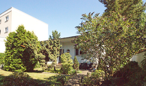 EFH / bungalow in Berlin-Spandau. Available.