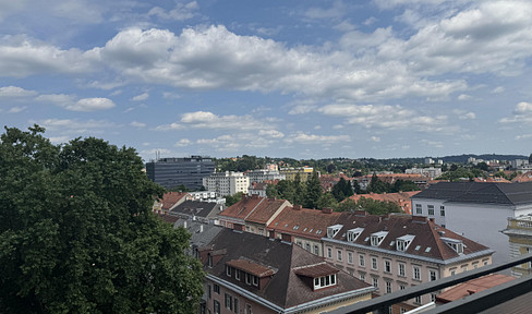 Beautiful large apartment for sale in the university district!