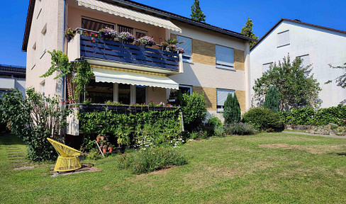 Große sonnige Wohnung 3 Schlafzimmer ruhig mit Balkon großer Garten guter Schnitt