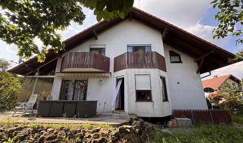 Schöne DHH in Feldrandlage