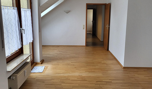 Beautiful, spacious attic apartment in a quiet location