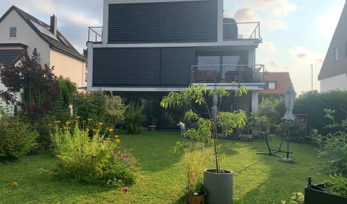 Modern first floor apartment with garden in Bauhaus style