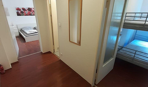 1.5-room apartment, raised ground floor, The apartment faces a green area.