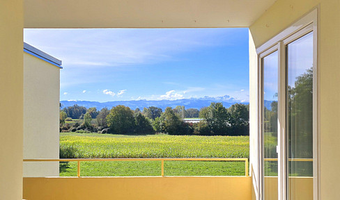 Freshly renovated condominium with a great view to the south of the Säntis in Switzerland