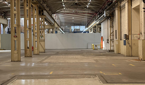 FREE OF COMMISSION !!! Immediately available warehouse / production hall with office space