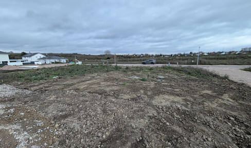Corner plot in new development area - without building obligation