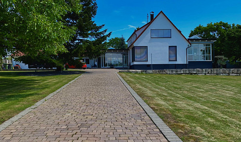 Beautiful spacious house with 9 rooms in Ludwigsburg (district) Affalterbach