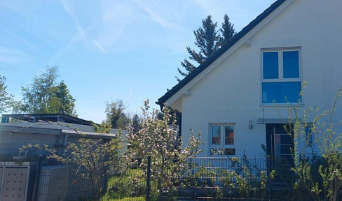 Everything included! Modern, energy-efficient detached house with a lovely garden, and ground rent.