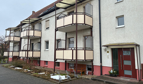 Sunny 4-bedroom apartment with large south-facing balcony, cellar and garage