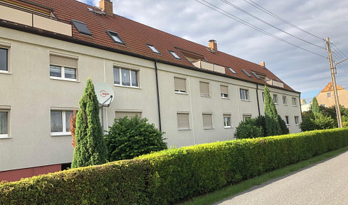 Sonnige 4-Zimmer-DG-Wohnung mit großem Südbalkon, Keller und Garage