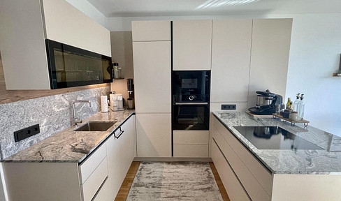 Fantastic apartment for rent in a prime residential location with top views!