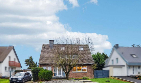 Large house, fantastic garden, many possibilities