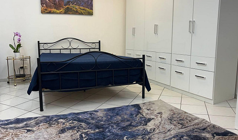 Modern Apartment mit Küche und Möbel in beste Lage