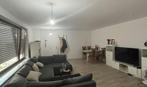 Helle 2-Zimmer-Wohnung, 75 m², kernsaniert, mit Terrasse und Garage