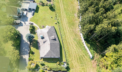 EVERYTHING EXCEPT EXPENSIVE ! ground-floor bungalow with expansion potential for INDIVIDUALISTS - from private owner