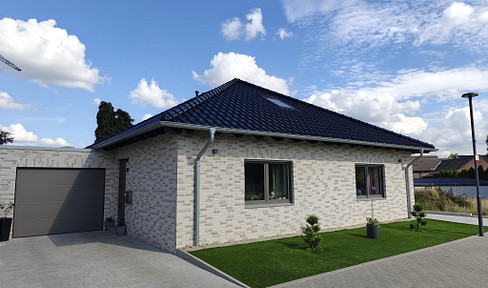 Modern new-build bungalow Without broker commission Timeless living on one level