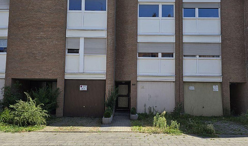 Jobcenter! Freshly renovated 4-room apartment in Mönchengladbach