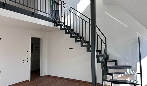 Geschmackvolle 4-Zimmer-Maisonette-Wohnung mit Balkon (KfW 55 Haus) ab 15.11.2026