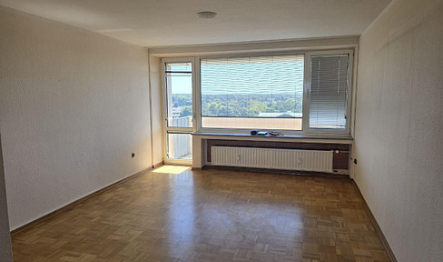 Jobcenter! Freshly renovated 3.5 room apartment with elevator and balcony in Cologne