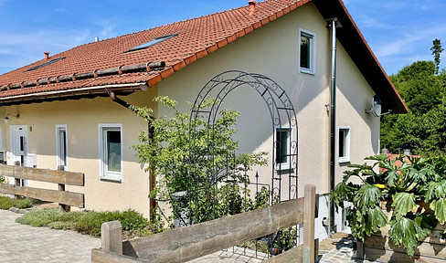 Schöne Doppelhaushälfte in ruhiger Lage mit einmaligem Blick - provisionsfrei