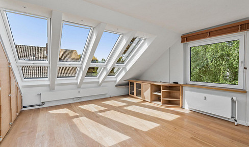 Prime location in Buxtehude – Spacious 5-room maisonette apartment directly adjacent to the old town! Ideal for owner-occupiers and investors.