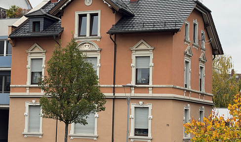 Commission-free – Multi-family house with hall in Bensheim - Historic building - For living and renting.
