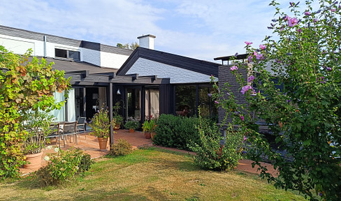 Unique architect-designed house - Buy commission-free.