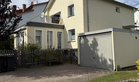 Massives Einfamilienhaus mit Garage in gesuchter Lage von Baunatal Großenritte