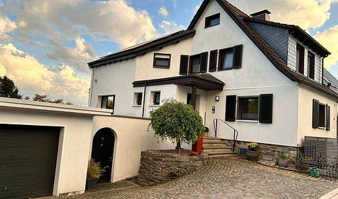 Individuelles Domizil mit fantastischem Ausblick