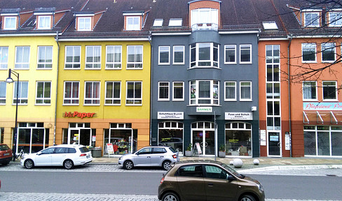 Büro-/Praxisfläche, 5 Zimmer, 106 m², zentral gelegen. Sehr gute Lage.