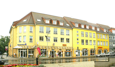Büro-/Praxisflächen, 4-5 Zimmer, 106-145 m², zentral gelegen. Sehr gute Lage.