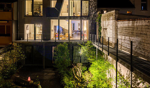 Apartment building (condominium), centrally located, quiet, and sustainably renovated, with a view of the Venusberg.