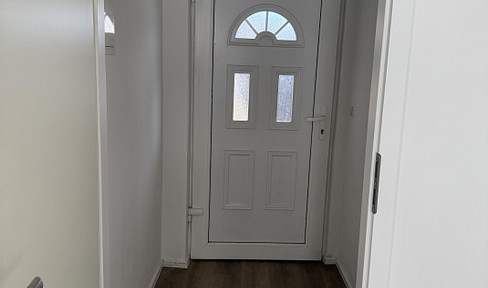 3.5 room kitchen bathroom apartment upper floor newly renovated 100Qm